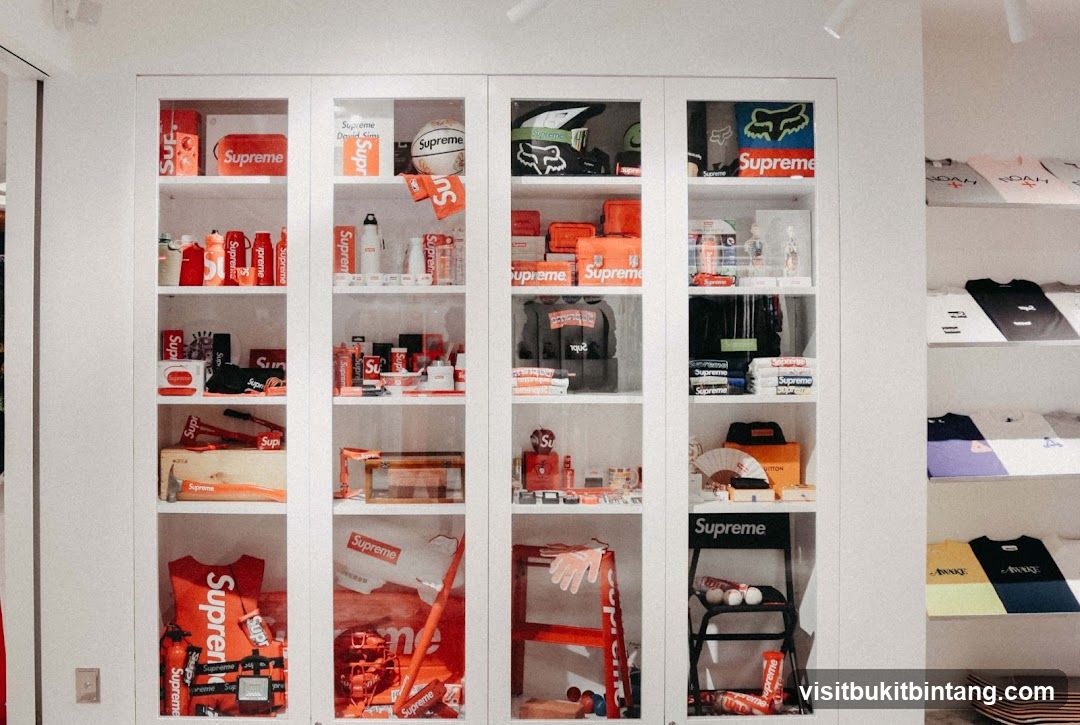 Supreme Merchandise Display