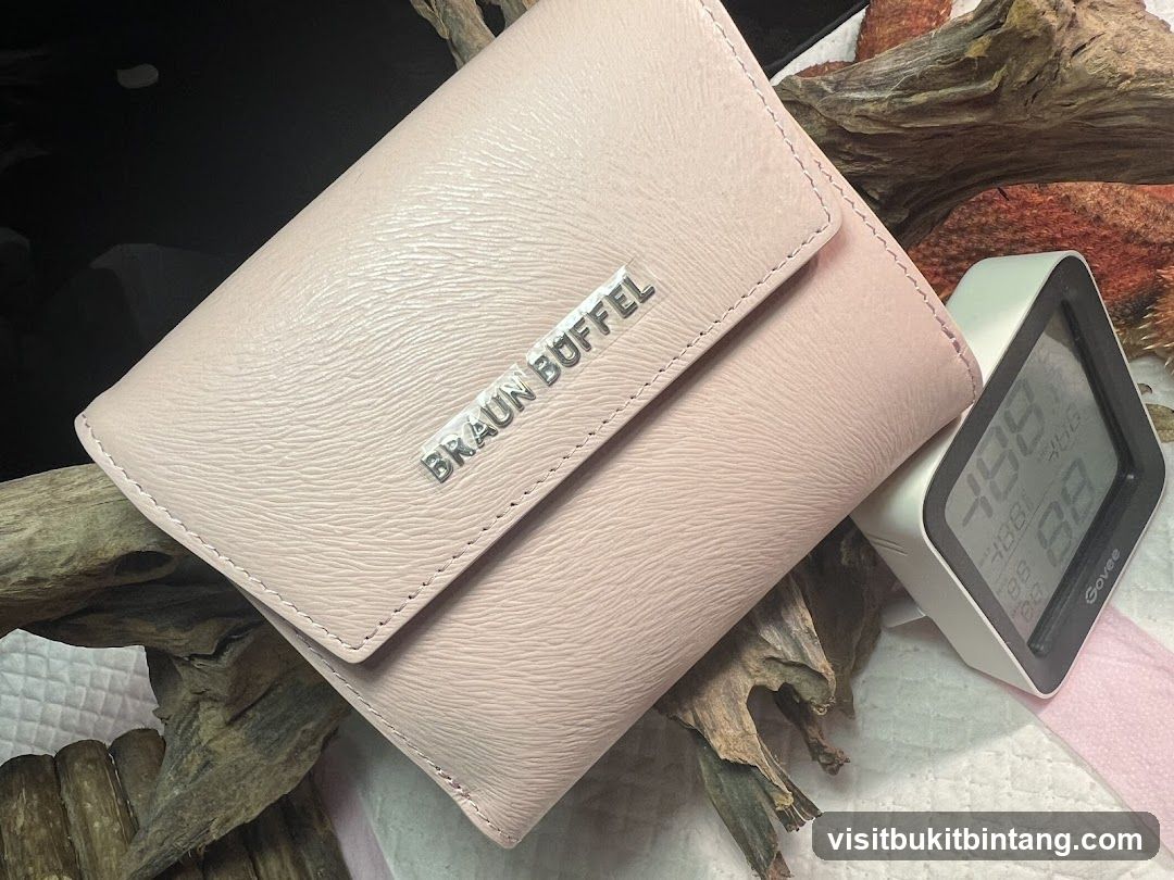Pink Leather Wallet with Braun Buffel Logo