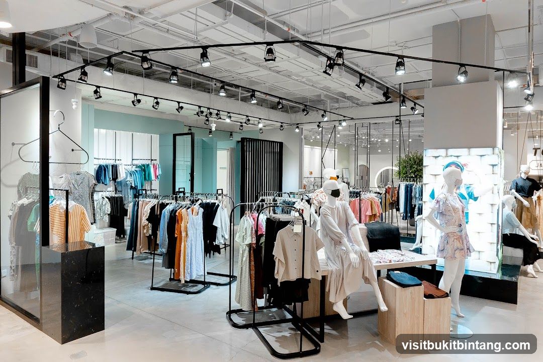 What To Wear @ Isetan, Lot 10