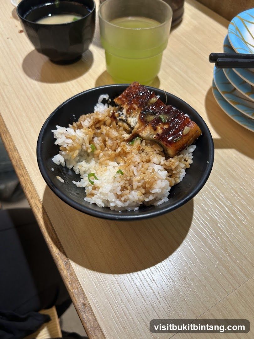 Unagi Donburi with Miso Soup and Green Drink