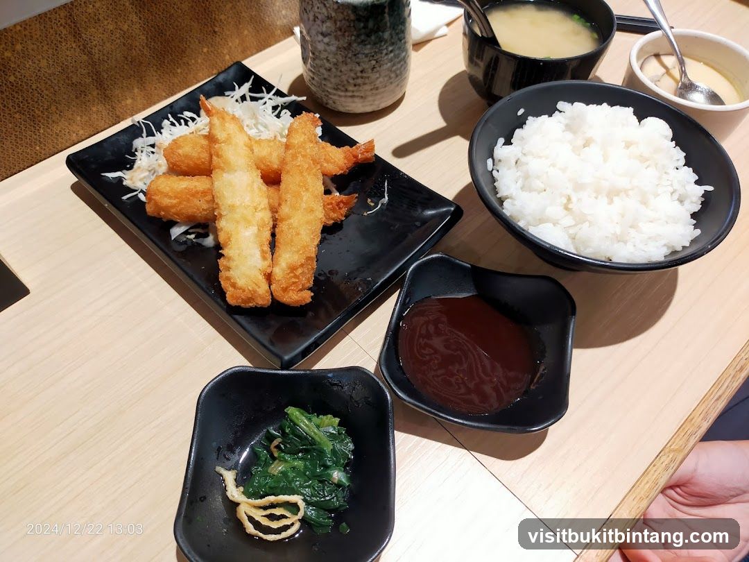 Fried Shrimp and Rice Meal
