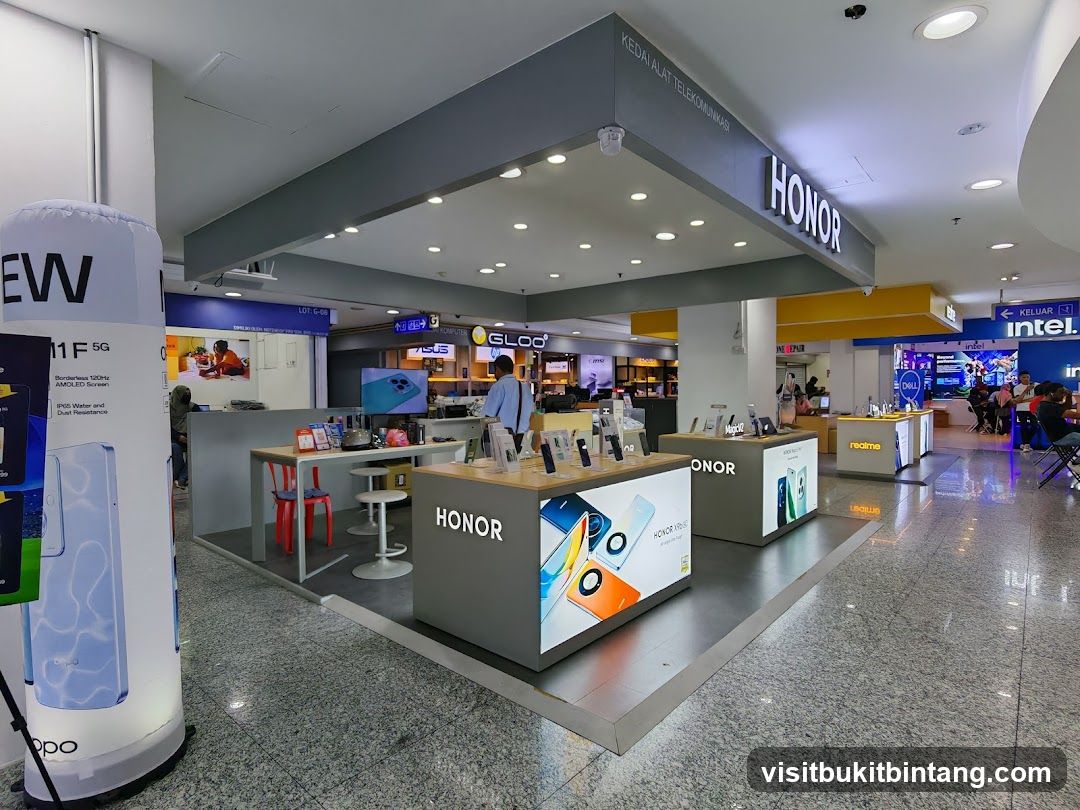 Electronics Store Display