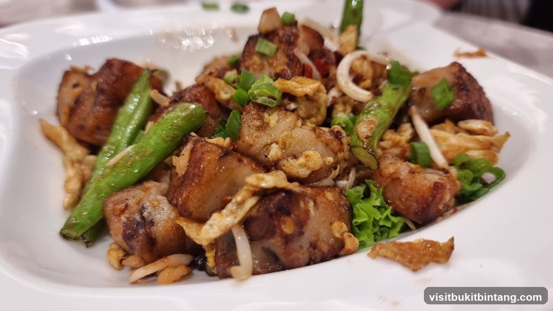 Fried Turnip Cake with Vegetables