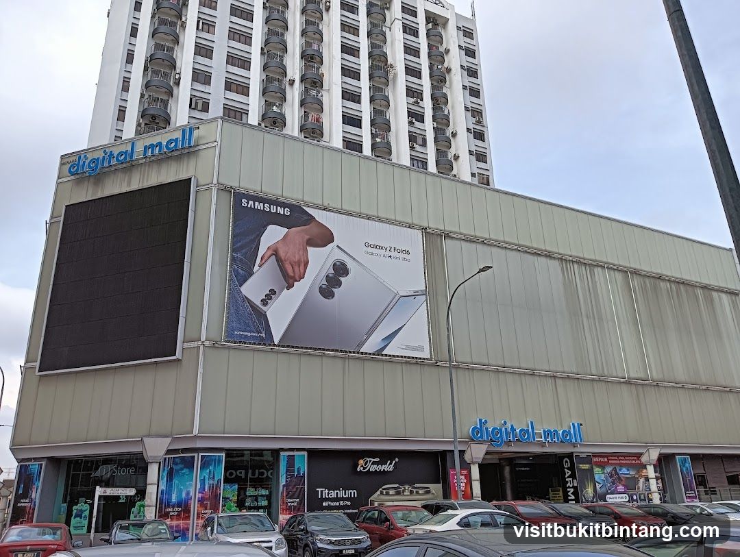 [ i ] Store @ Digital Mall