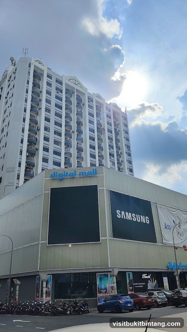 [ i ] Store @ Digital Mall