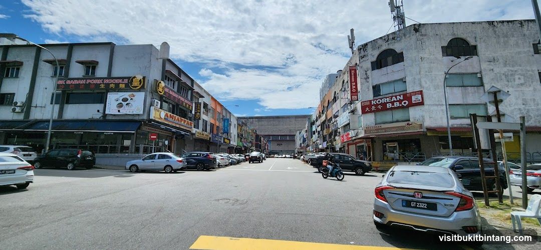 [ i ] Store @ Digital Mall