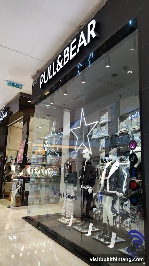 Pull & Bear Storefront