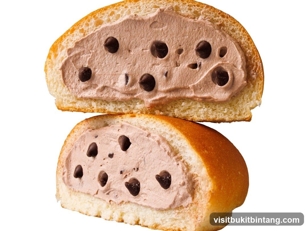 Chocolate Chip Cream Buns