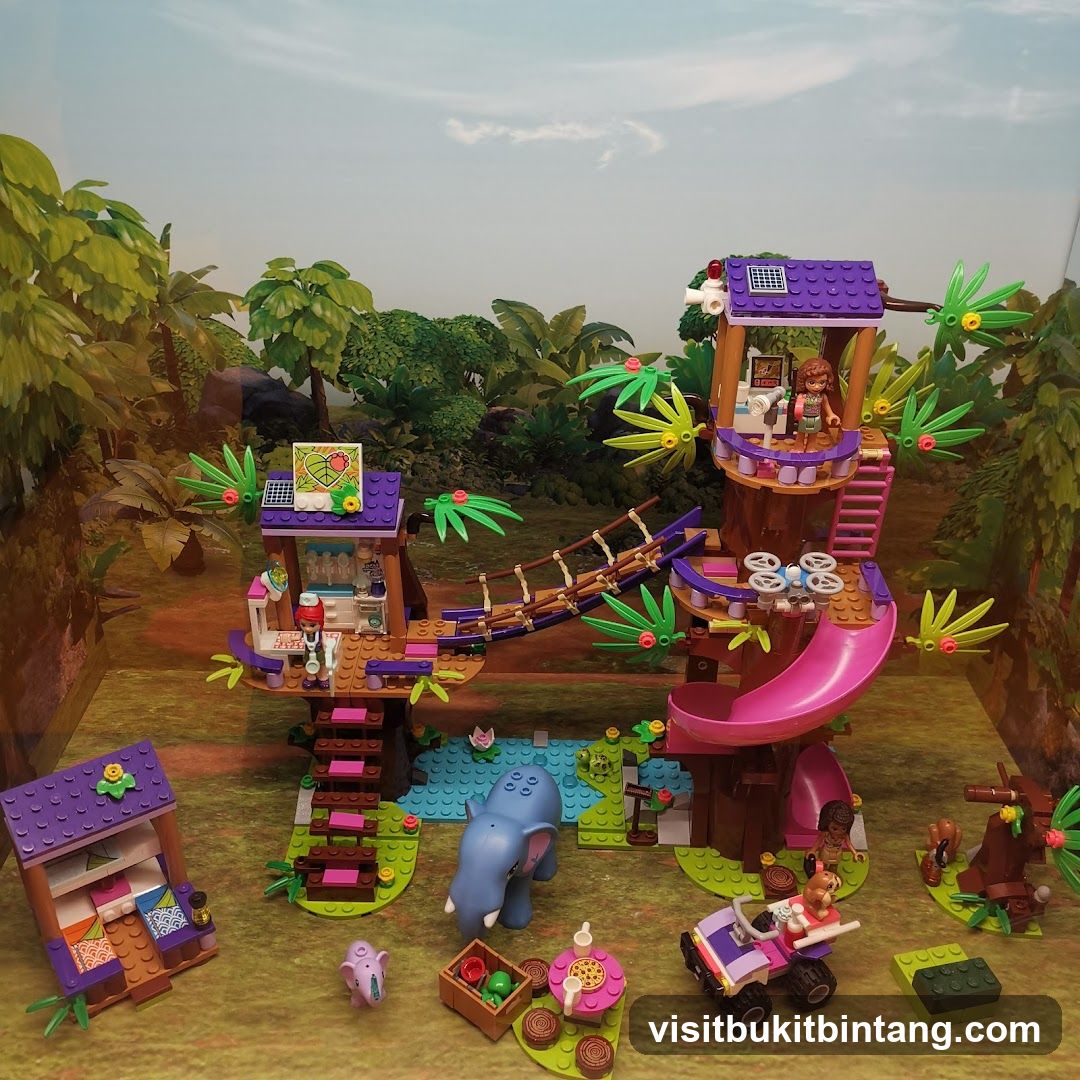 LEGO Friends Treehouse Playset