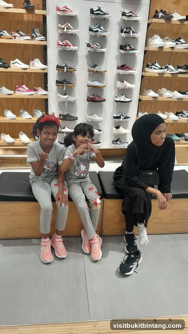 VANS PAVILION SHOPPING CENTRE