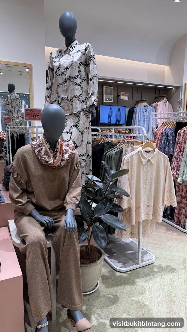 Mannequins in a clothing store