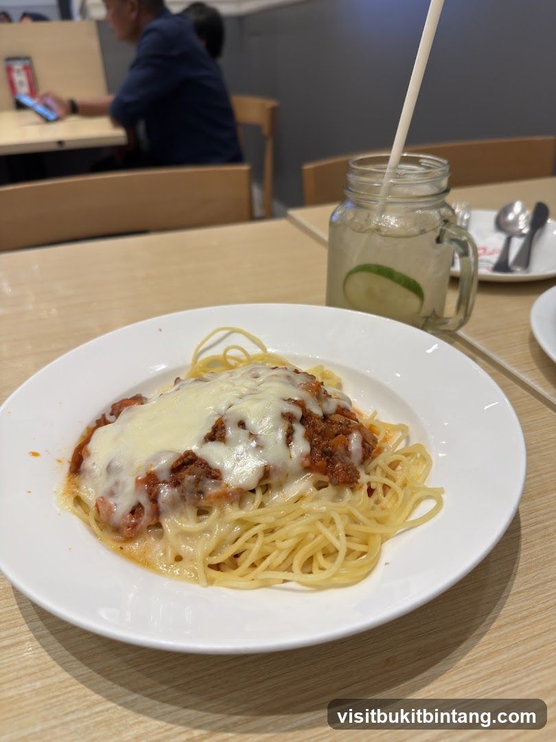 Spaghetti Bolognese with Melted Cheese