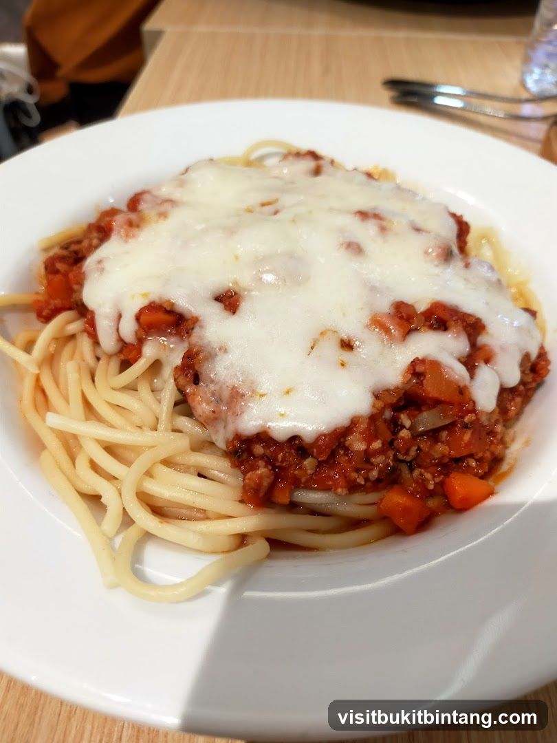Spaghetti Bolognese with Melted Cheese