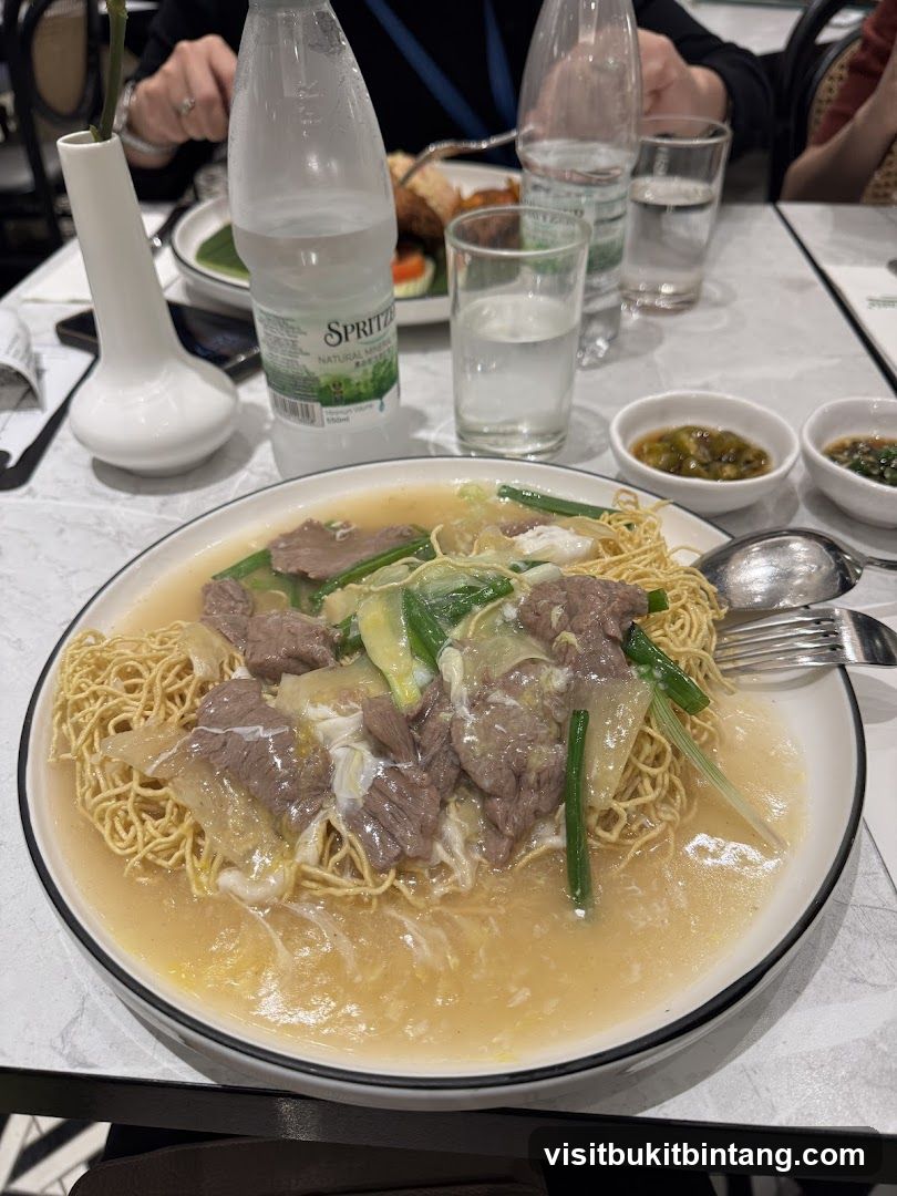 Crispy Noodles with Beef