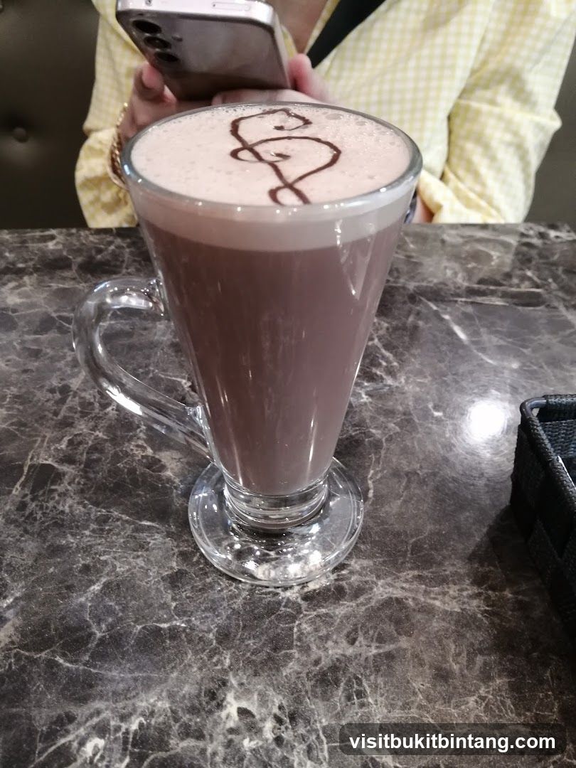 Hot Chocolate with Chocolate Art