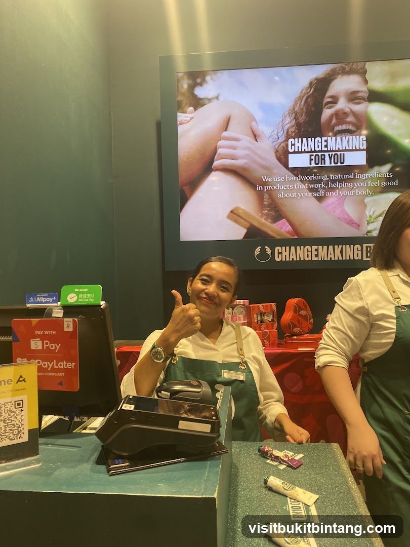 Cashier giving a thumbs up