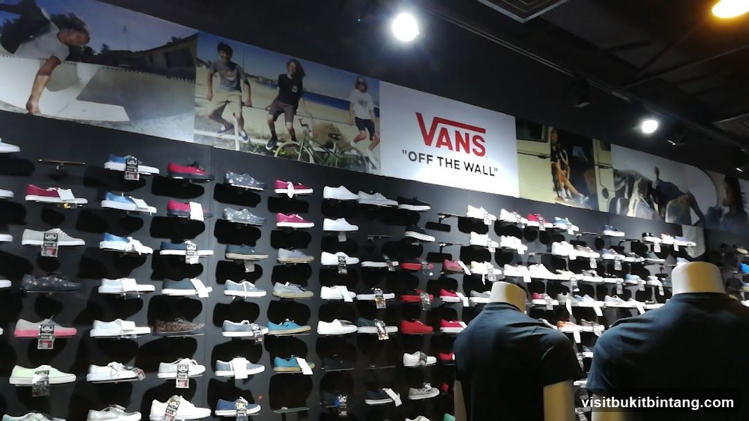 Vans Shoe Store Display