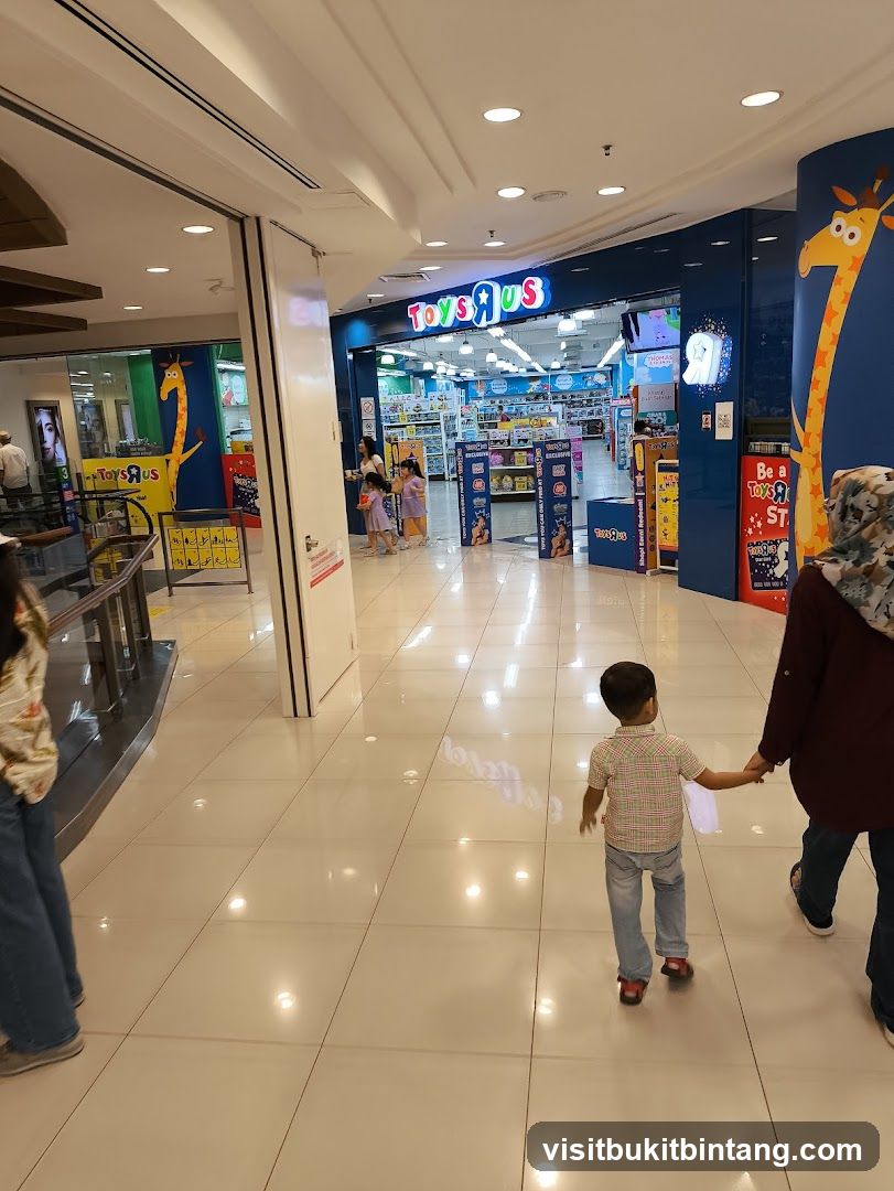 Toys”R”Us - Elmina Lakeside Mall