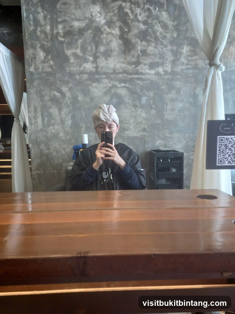 Person in Salon