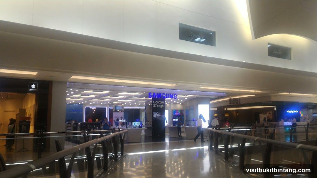Electronics Stores in a Mall