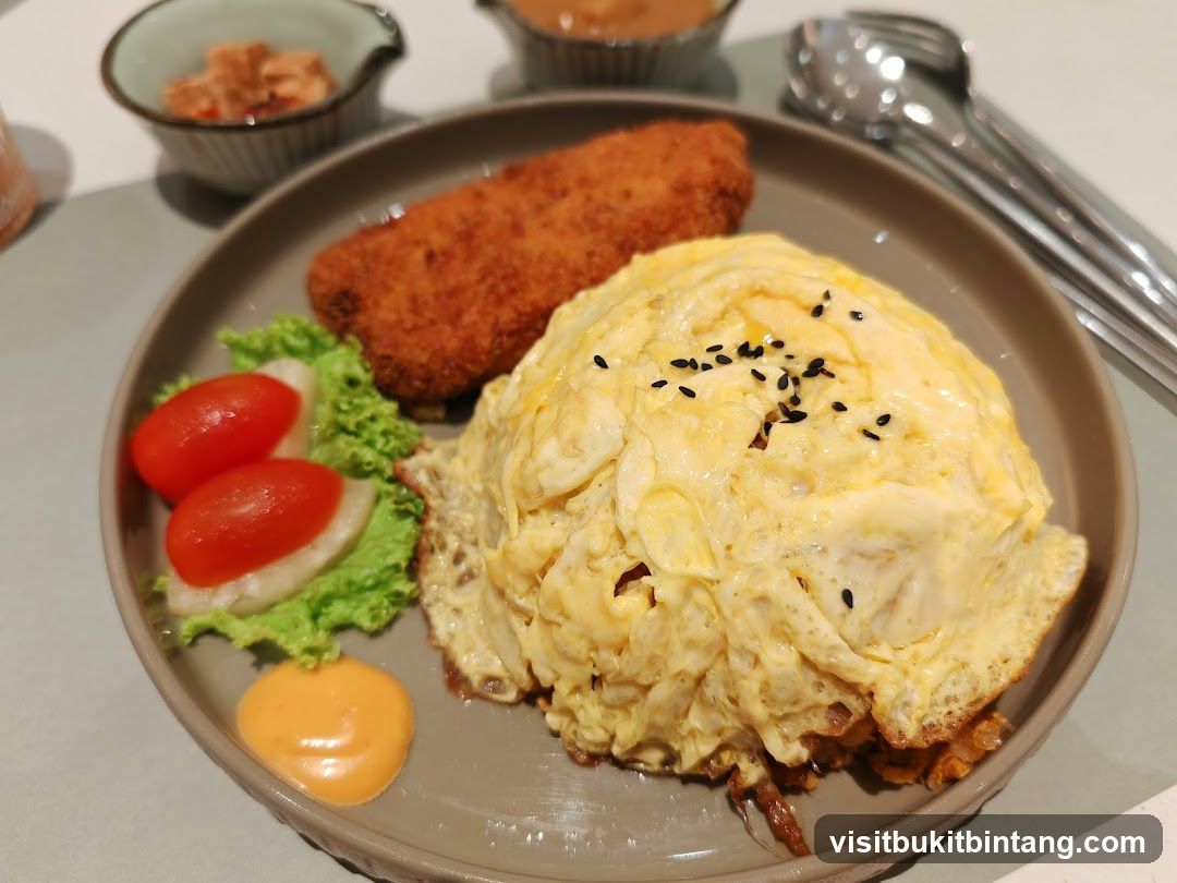 Omelette Rice with Fried Fish