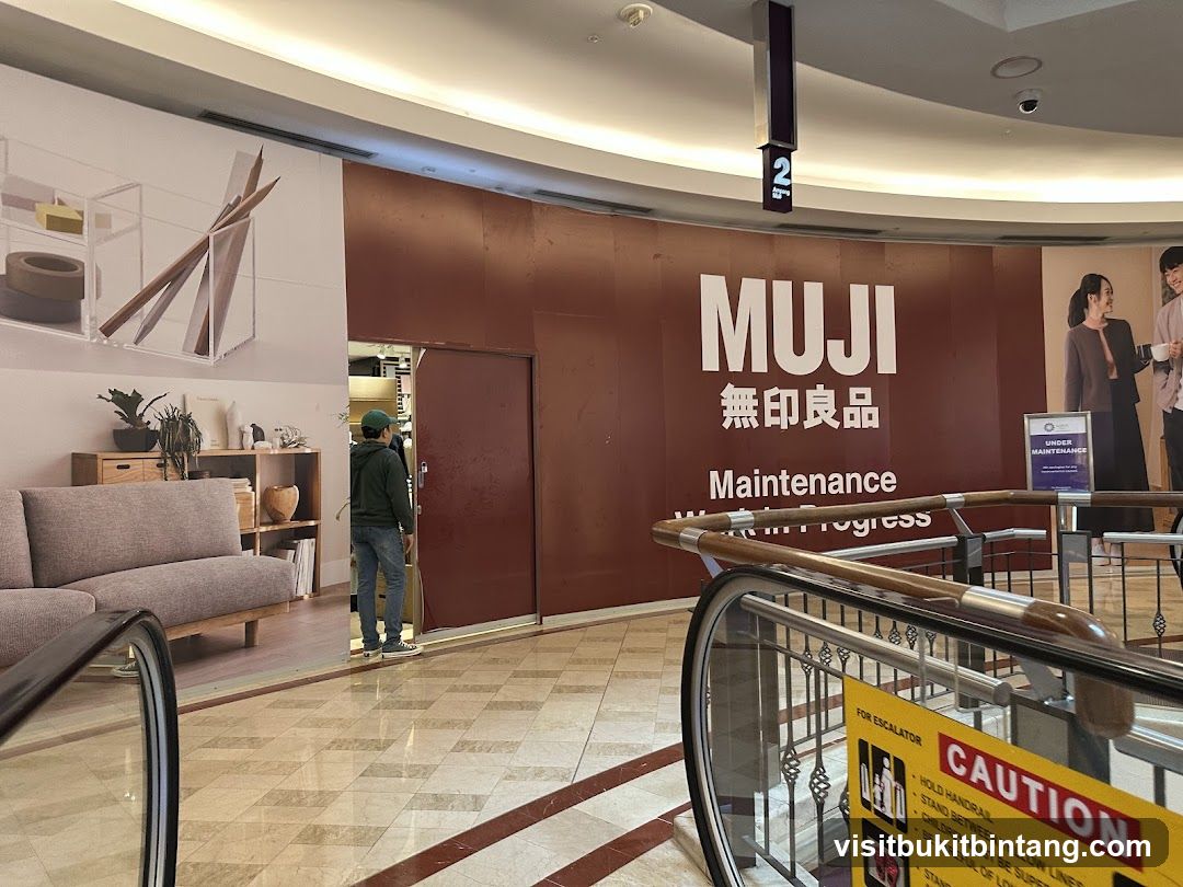 MUJI Store Under Maintenance