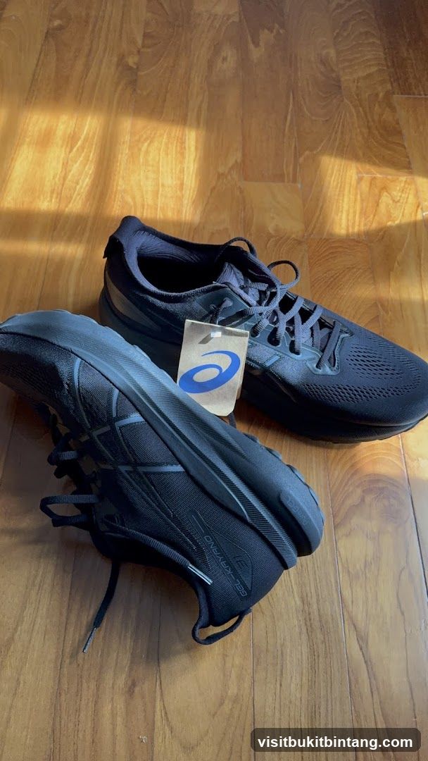 Black Asics Running Shoes