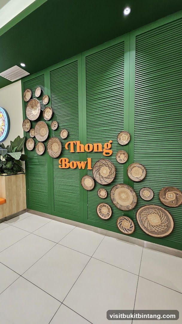 Thong Bowl Interior