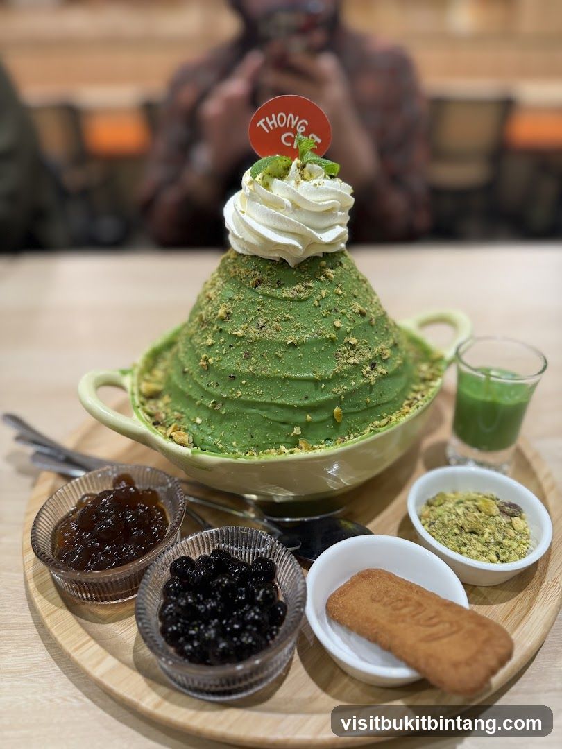 Matcha Bingsu with Toppings