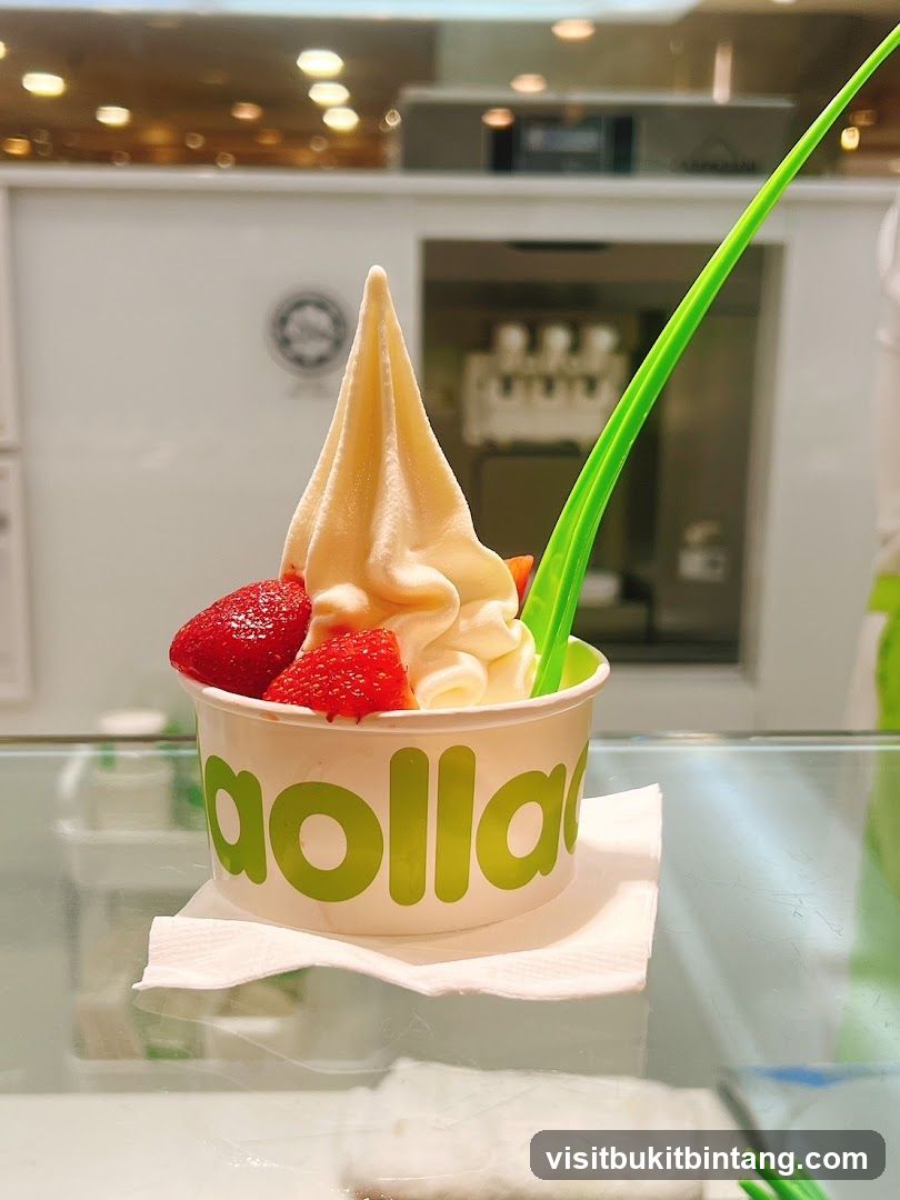 Frozen Yogurt with Strawberries