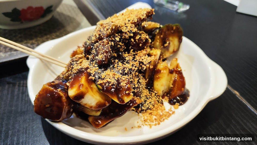 Rojak with Peanut Topping