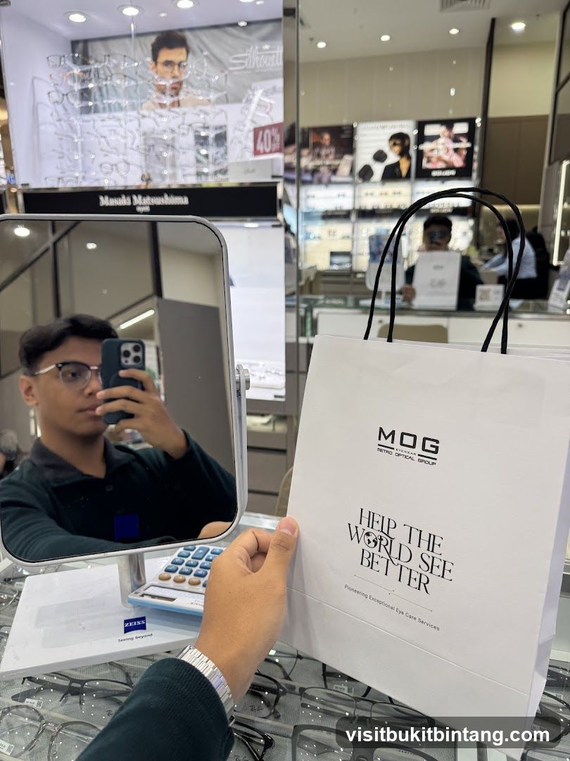 Eyewear Store Display