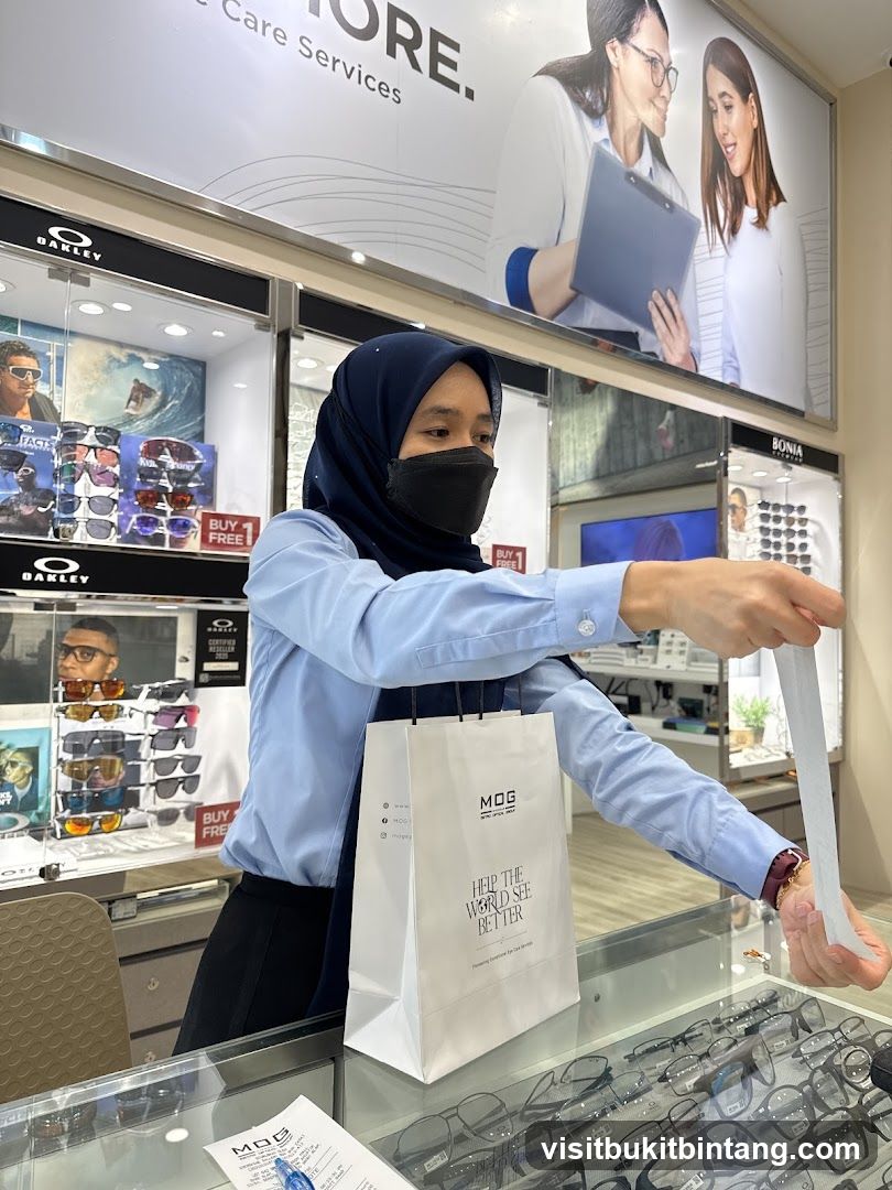 Optician's Store