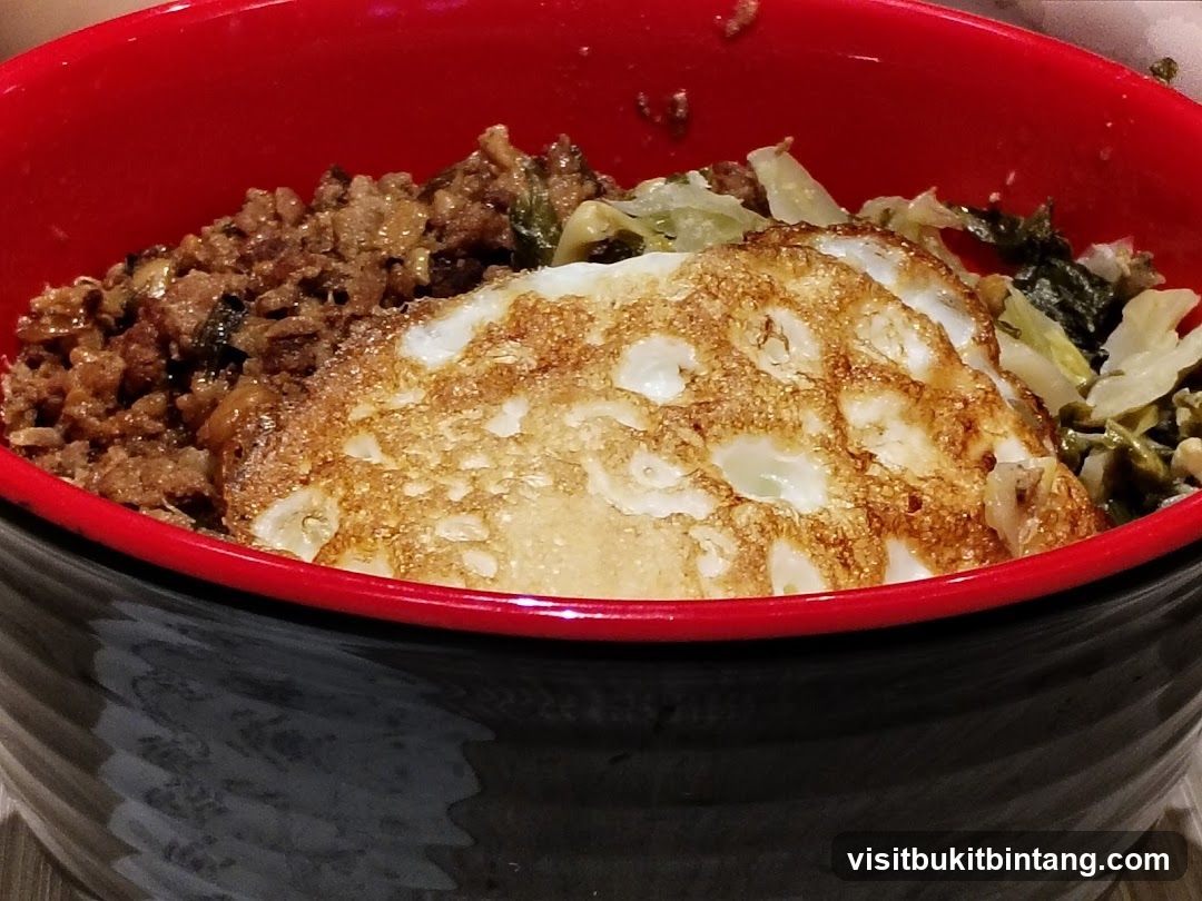Minced Meat and Egg Bowl