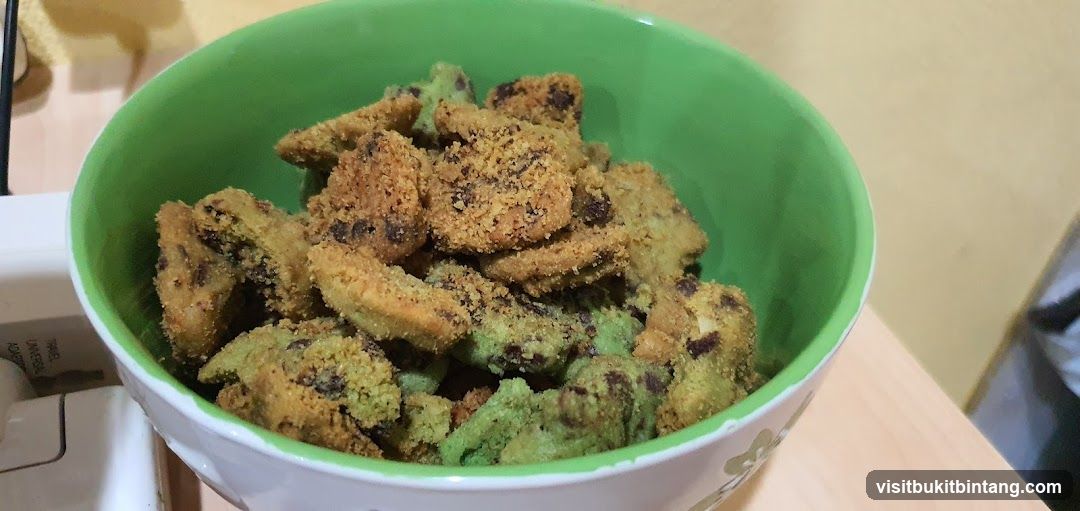 Famous Amos Gurney Plaza