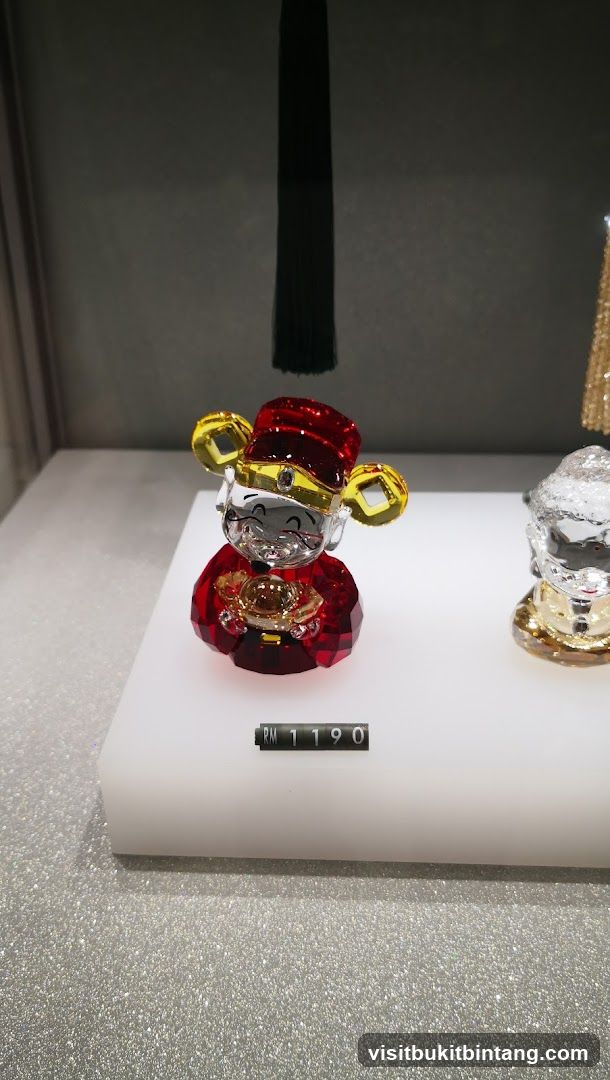 Crystal figurine with price tag
