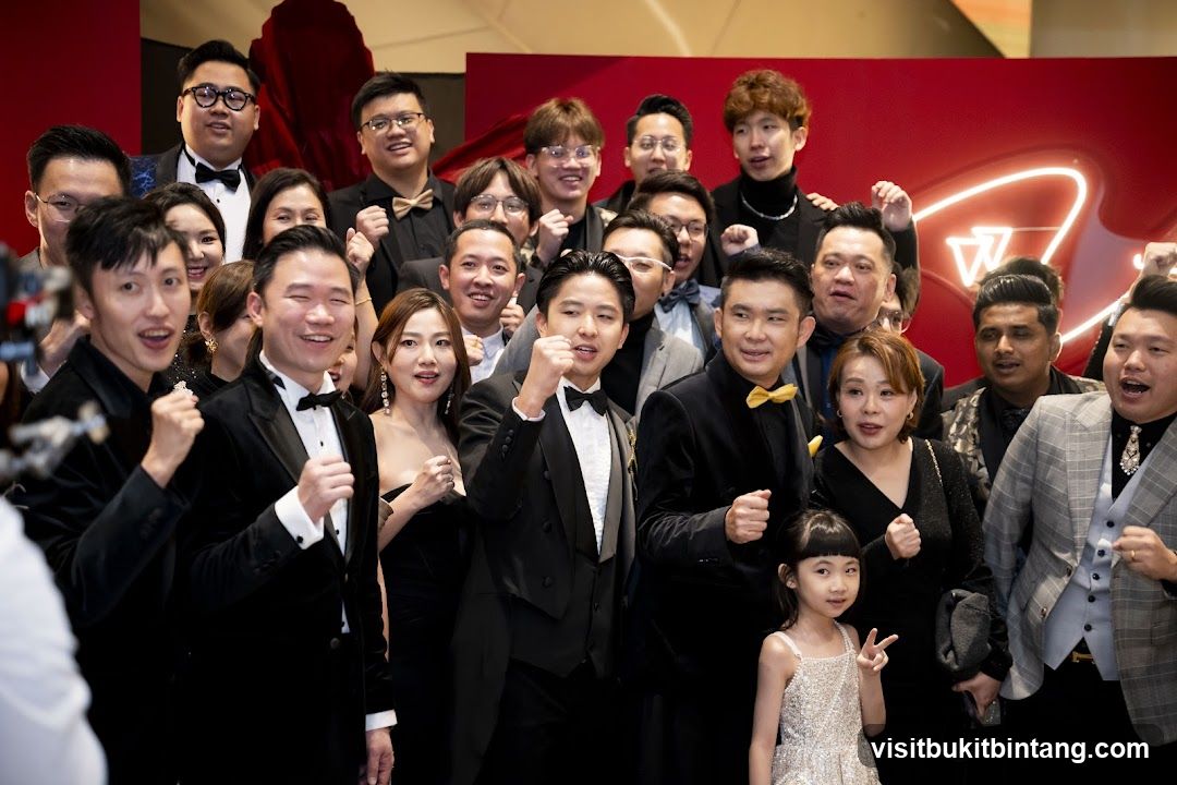 Group Photo at an Event