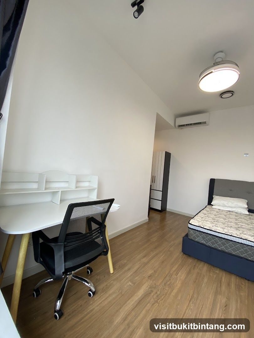Bedroom with Desk and Bed