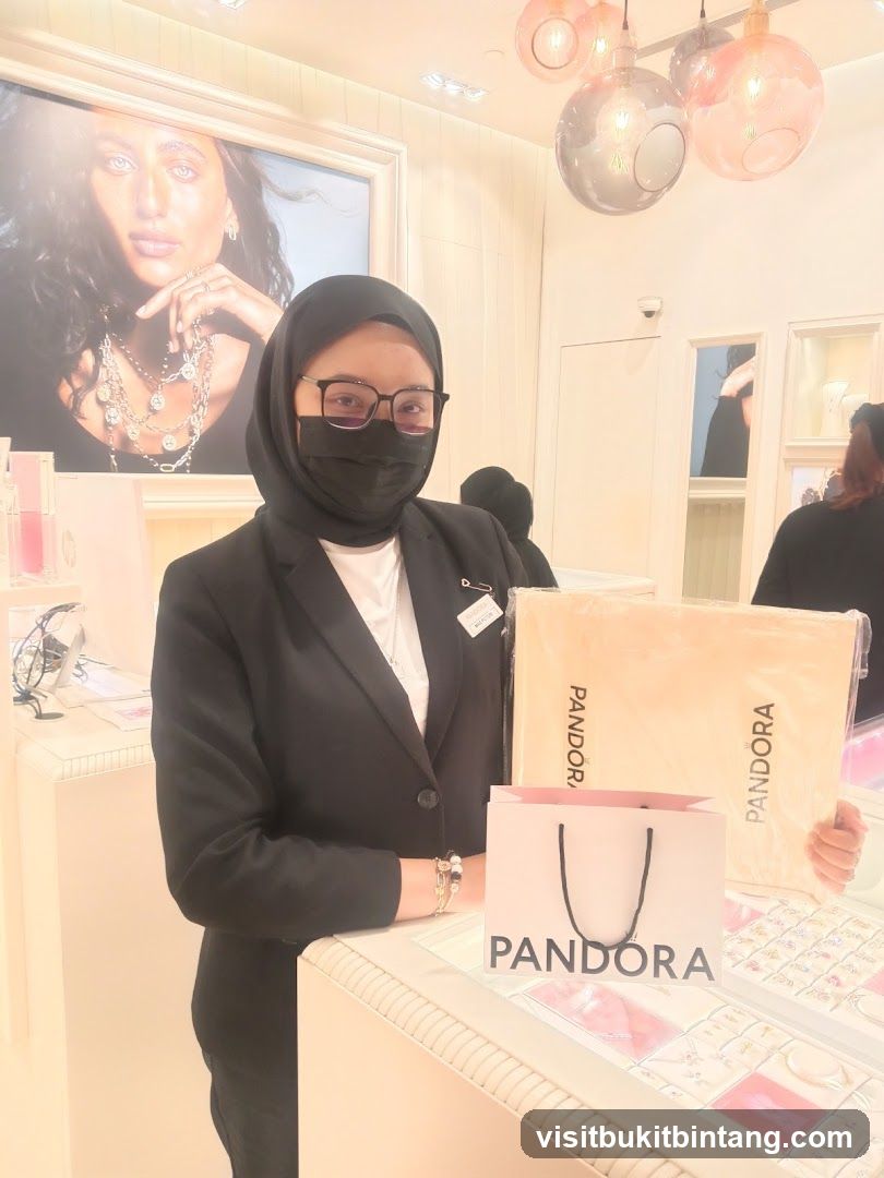 Pandora Store Employee