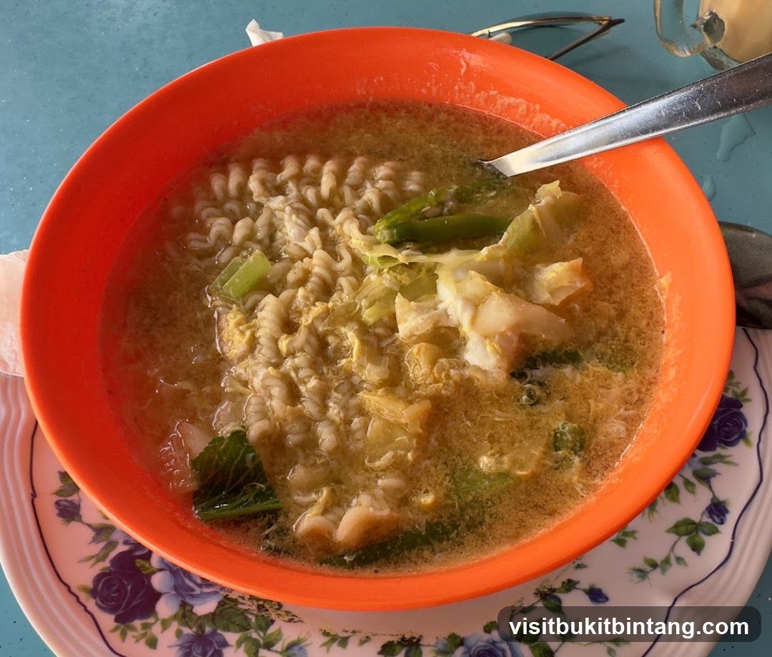 Instant Noodles with Vegetables and Egg