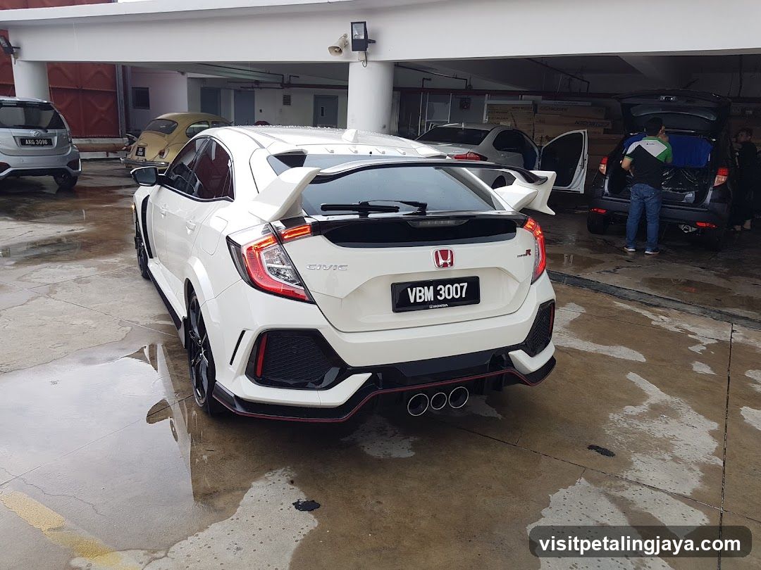 White Honda Civic Type R Rear View