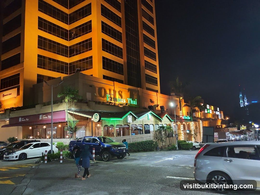 Famous Thai Restaurant - Plaza Shah Alam