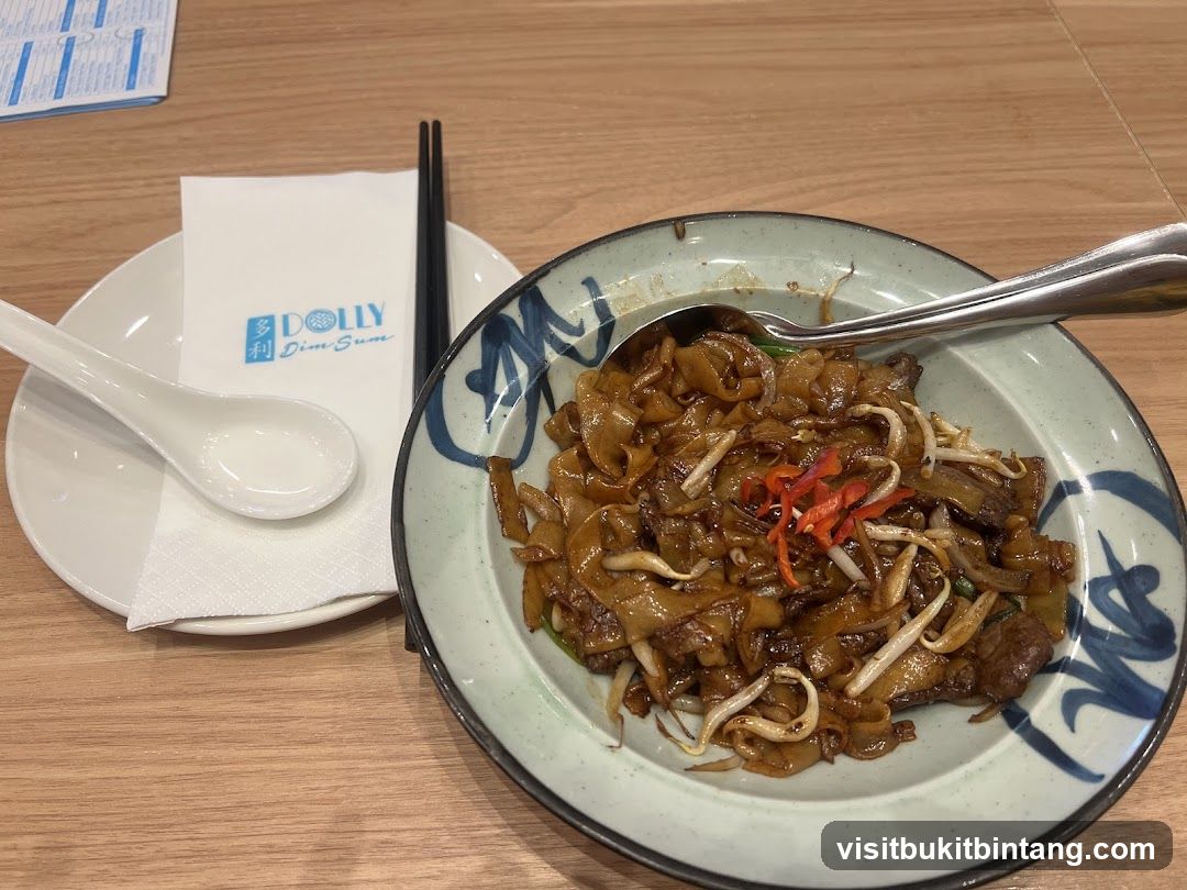 Noodles with Beef and Bean Sprouts