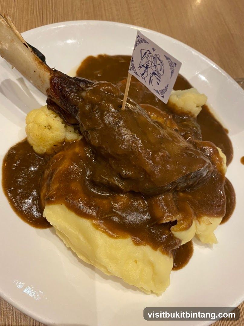 Lamb Shank with Mashed Potatoes