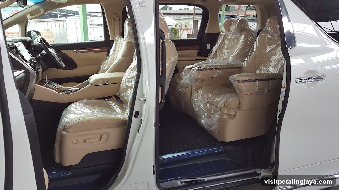 Luxury Van Interior Display