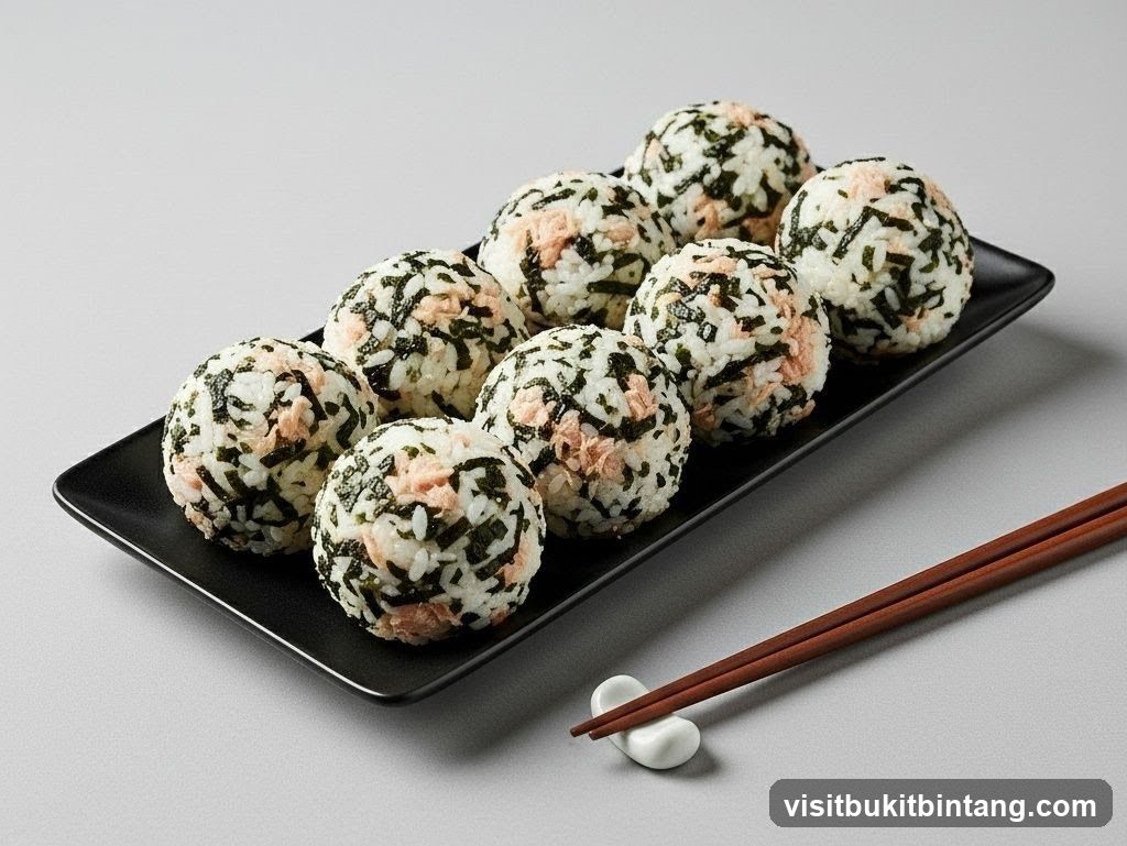 Onigiri with Tuna and Seaweed