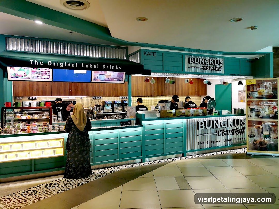 Bungkus Rawaw Cafe Interior