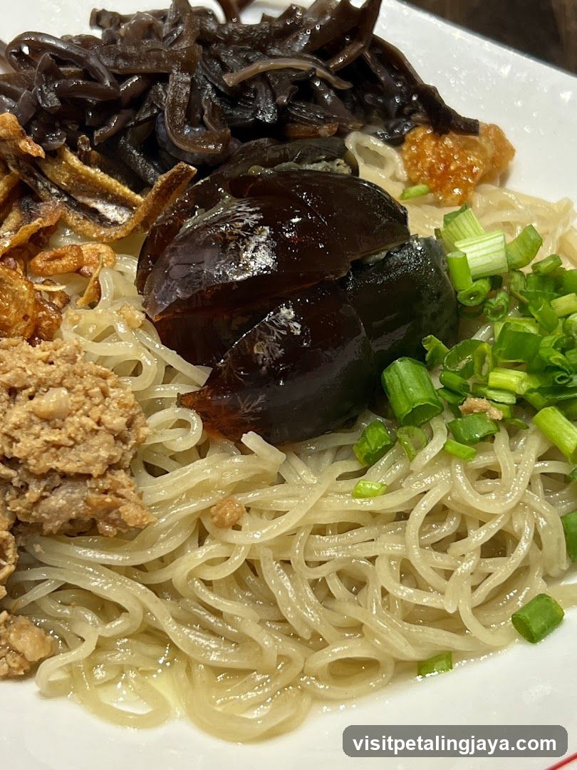 Noodle Dish with Tofu and Greens