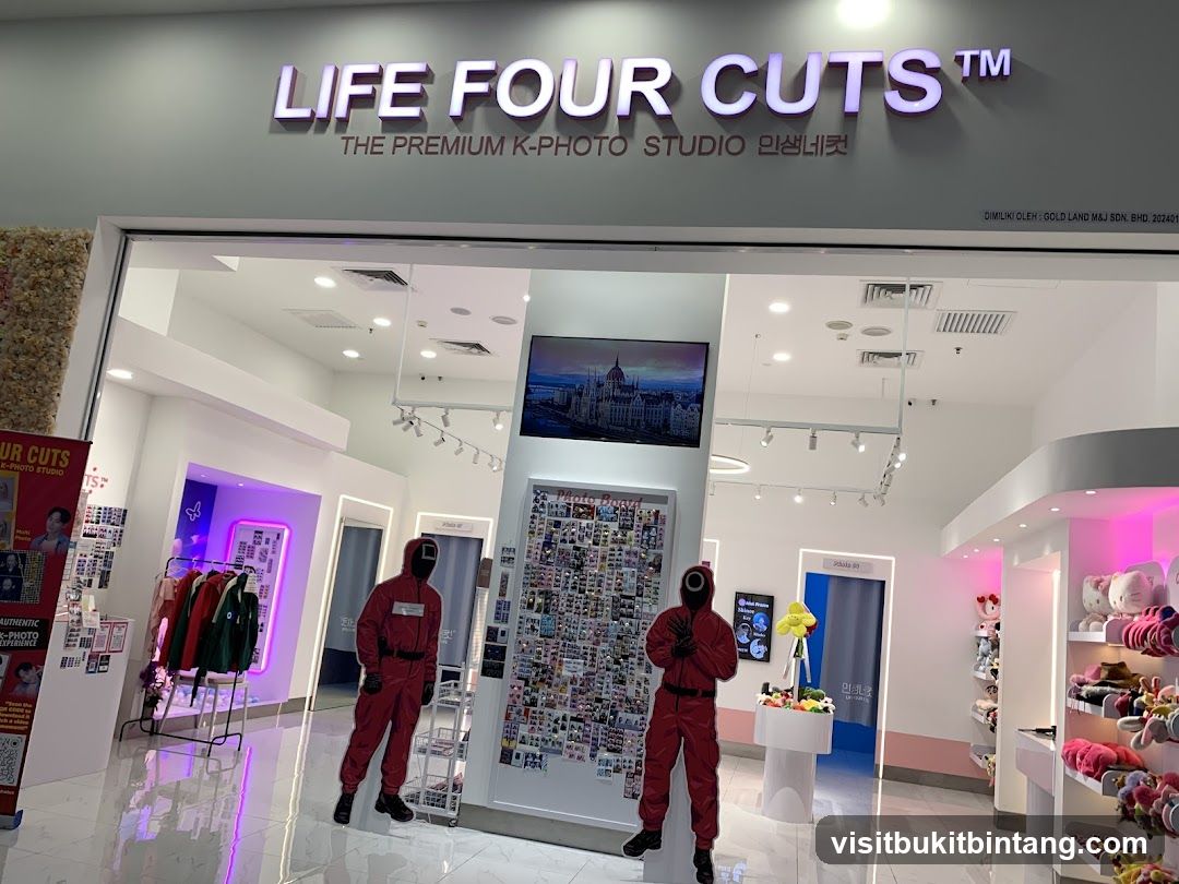 LIFE FOUR CUTS (GURNEY PARAGON)
