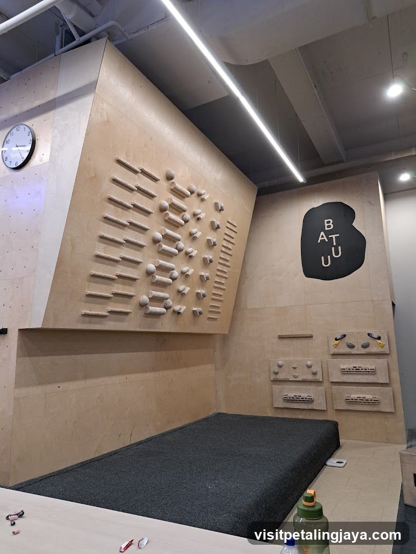 Batu Indoor Climbing Wall